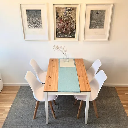 Center 3br In Old Town, Spacious With Castle Views