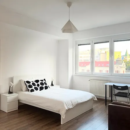 Apartment Center 3br In Old Town, Spacious With Castle Views
