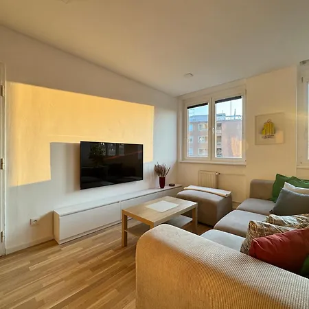 Center 3br In Old Town, Spacious With Castle Views