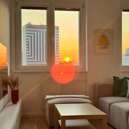 Old Town 3br With Castle Views Апартаменты